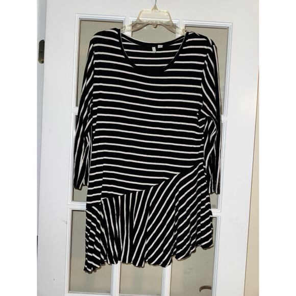 Cato Women’s black/white striped asymmetrical 3/4 sleeve blouse size medium - Picture 1 of 5